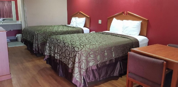 Deluxe Inn image 15